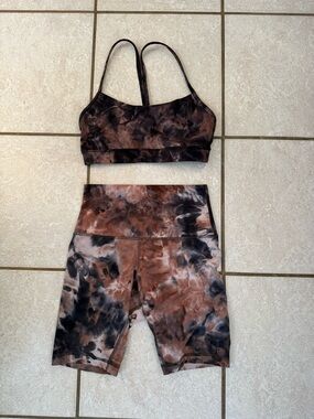lululemon athletica Brown & Black Tie-Dye Sports Bra and Biker Shorts Set